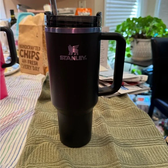 Stanley Black Chroma 40 oz Quencher H2.O Flowstate Tumbler - Picture 3 of 5